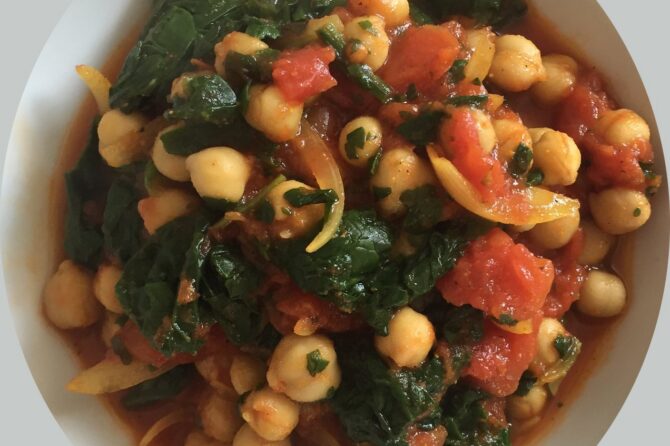 Recette: Salade de pois chiches aux noix de Grenoble et légumes