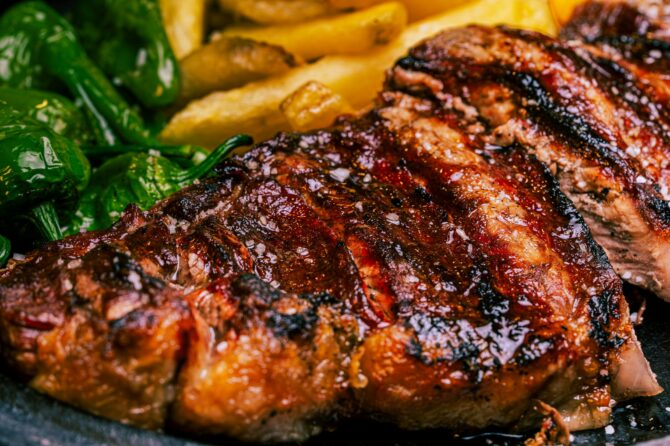 Sardines en croûte d&rsquo;herbes et noisettes, purée de patate douce